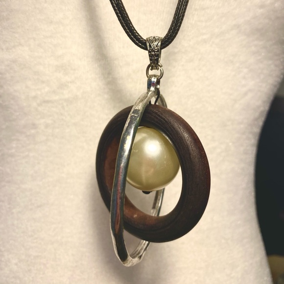 Framed  Pearl in wooden and silver Circulars Necklace triple - Picture 4 of 8